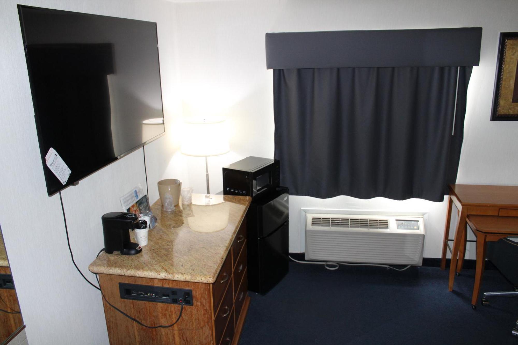 American And Hotel 2*