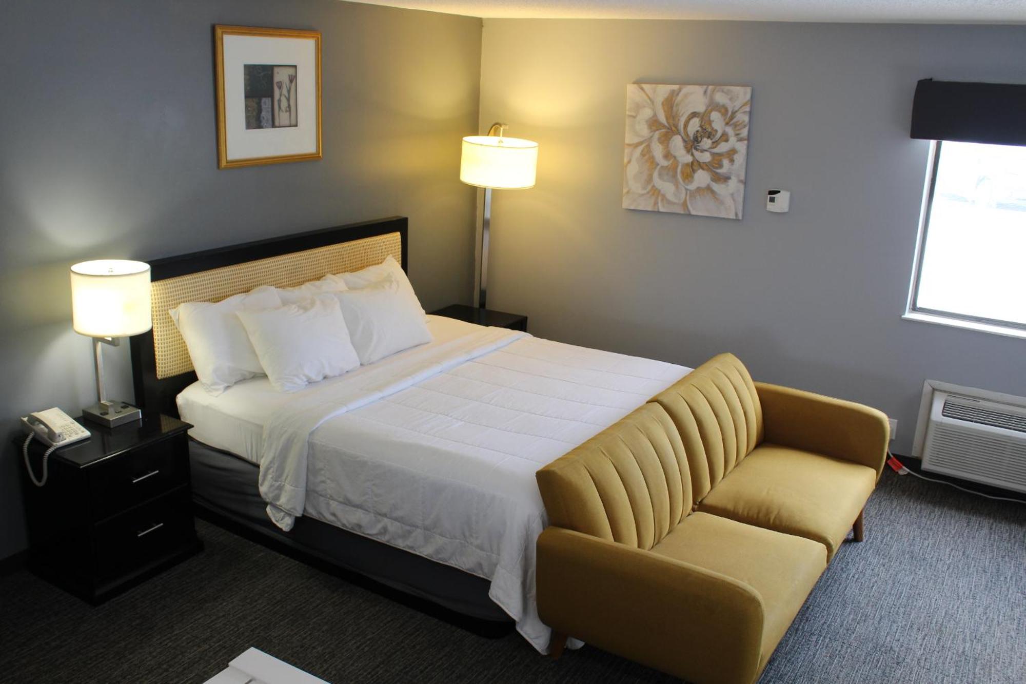 American And Hotel 2*
